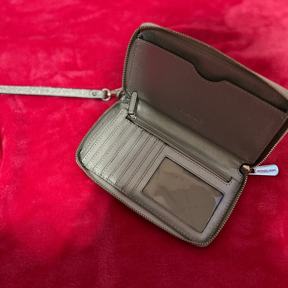 Michael Kors Wristlet Silver Glitter
